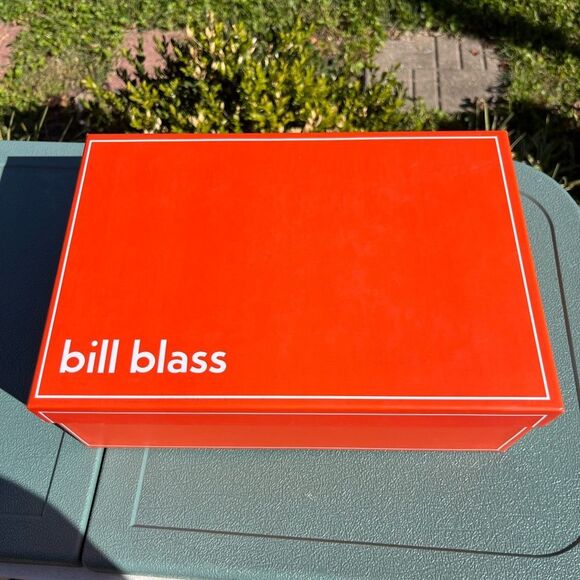 Bill Blass Maggie Desert Suede Boots NIB - Picture 3 of 9